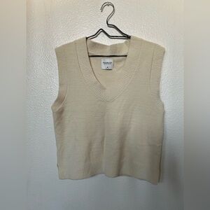 Ambercrombie & Fitch super soft cream vest